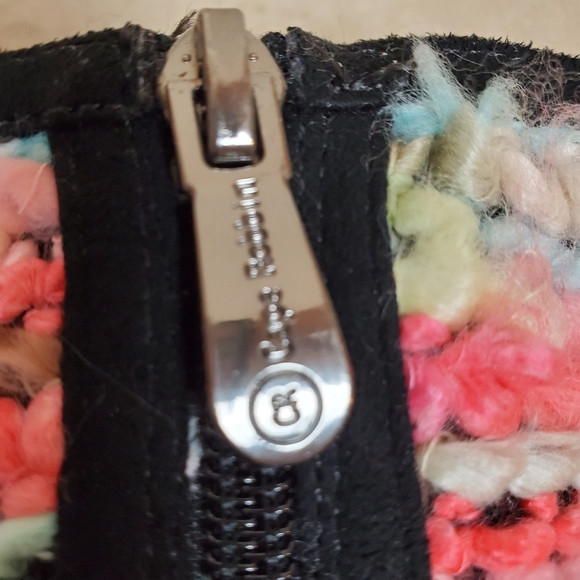 Yarn bootie heels - Picture 7 of 8